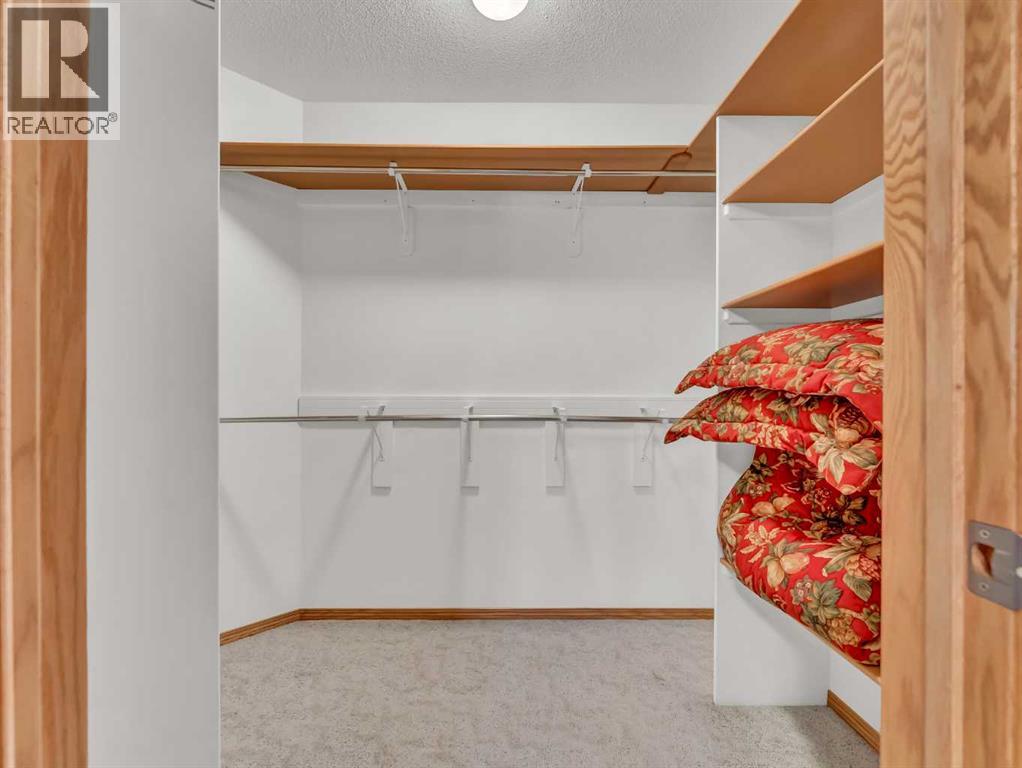 
          254 Park Meadows Drive Southeast
            <br/>
            <span>Medicine Hat</span>
            , 
            <span>AB</span>
             <span>T1B4C4</span>
         - Photo 20