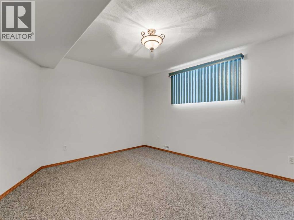 
          254 Park Meadows Drive Southeast
            <br/>
            <span>Medicine Hat</span>
            , 
            <span>AB</span>
             <span>T1B4C4</span>
         - Photo 26