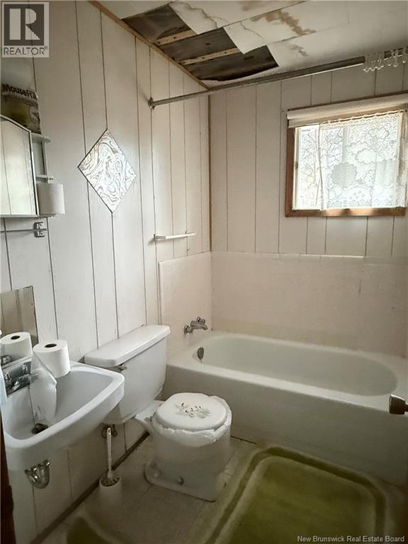 373 HOWARD ROAD - Image 7