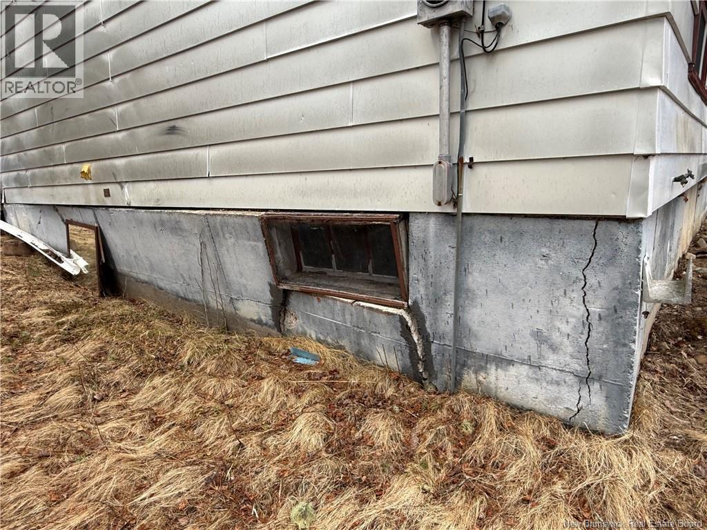 373 HOWARD ROAD - 18