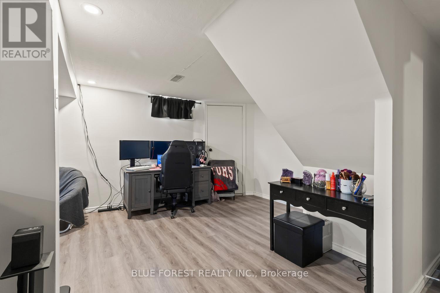 1220 WILTON AVENUE - 29