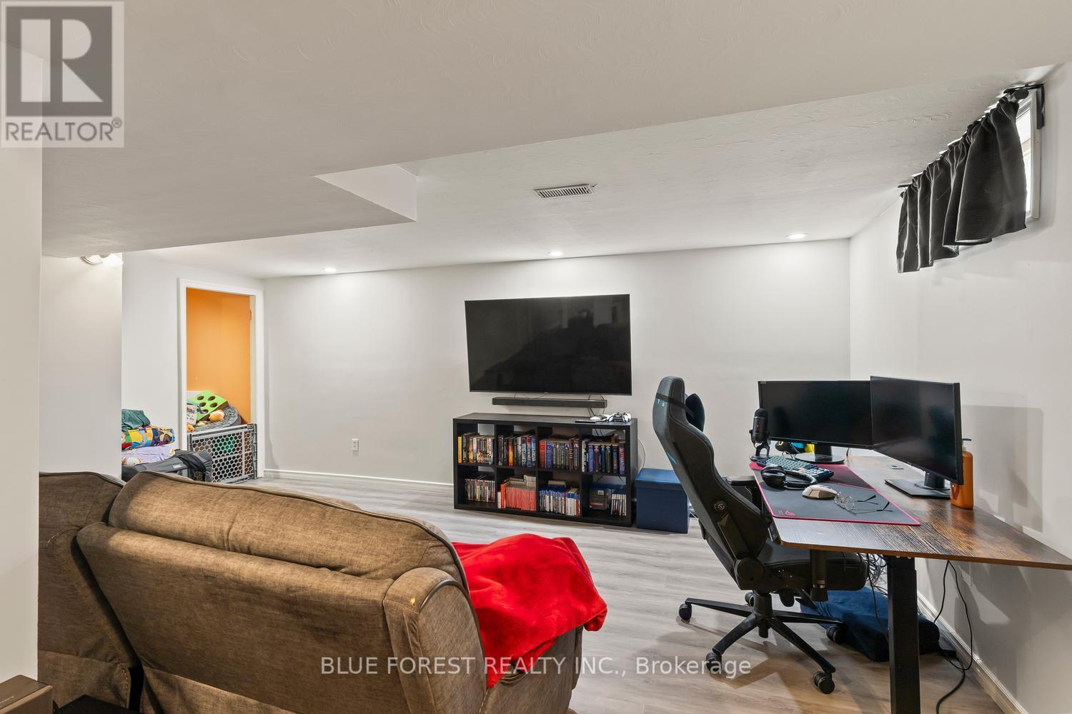 1220 WILTON AVENUE - 30
