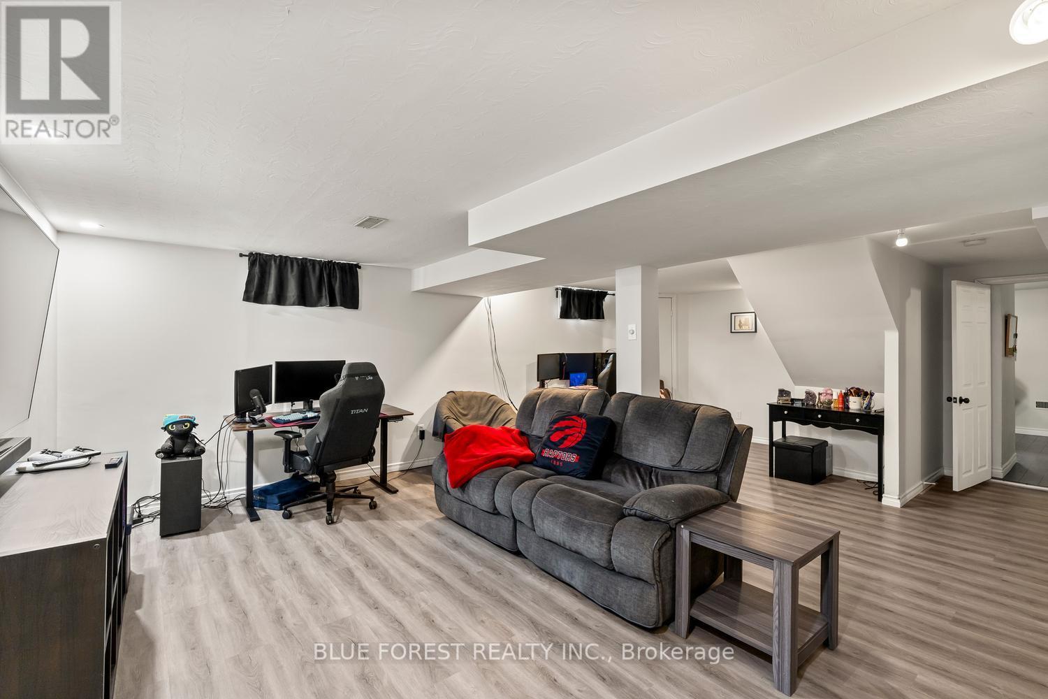 1220 WILTON AVENUE - 31