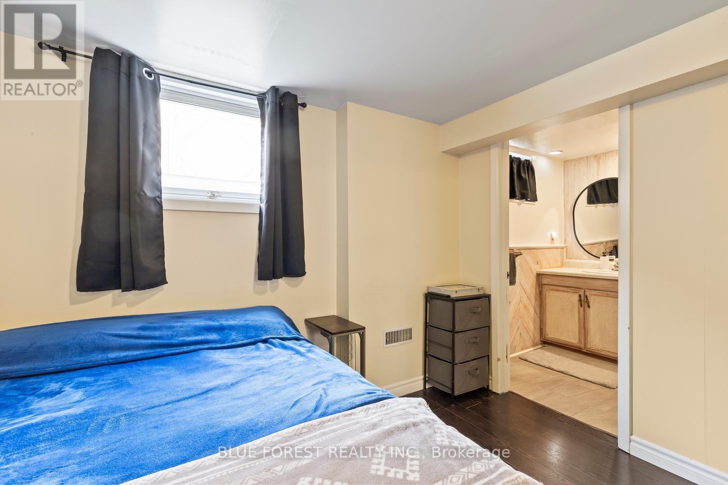 1220 WILTON AVENUE - 35