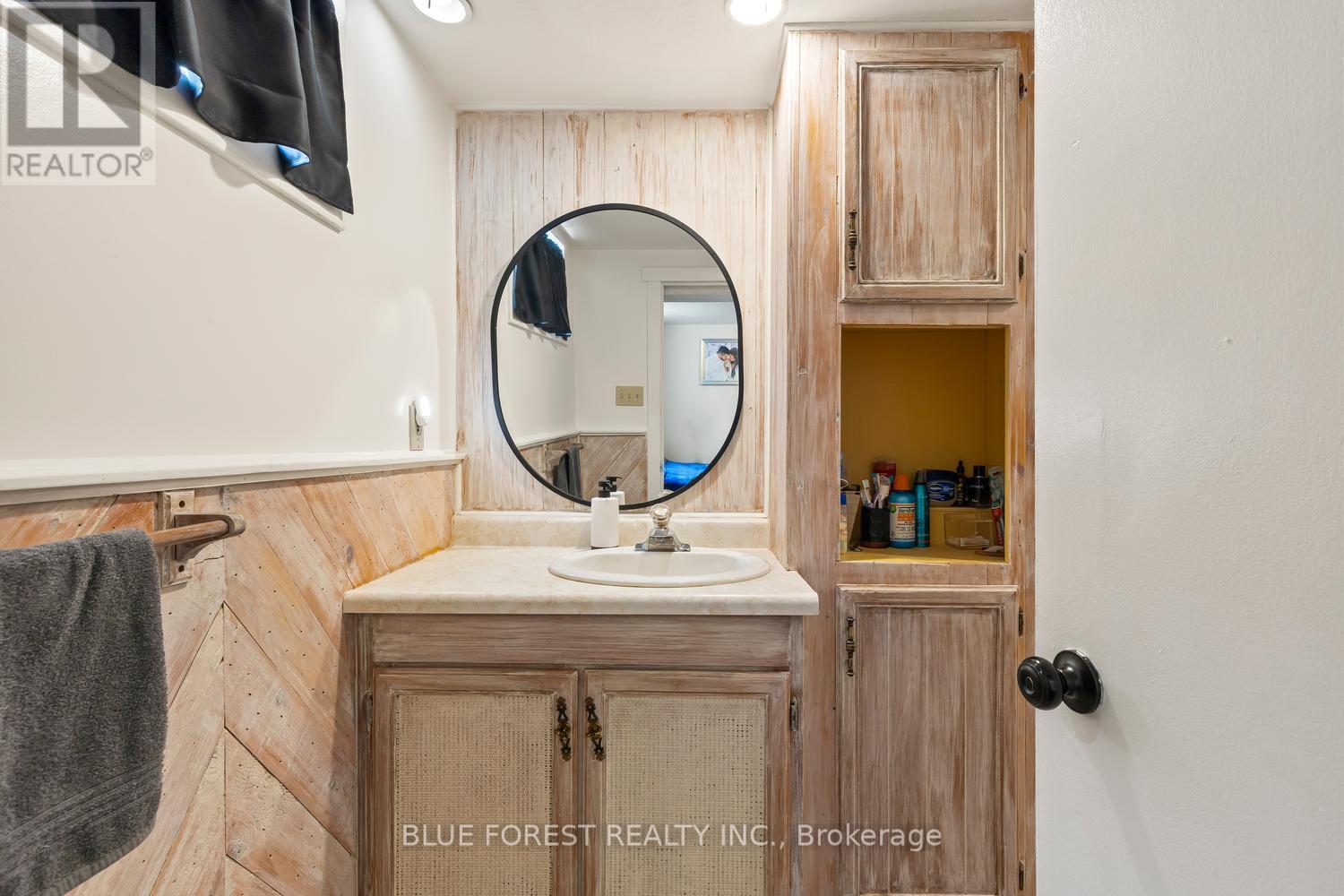 1220 WILTON AVENUE - 36