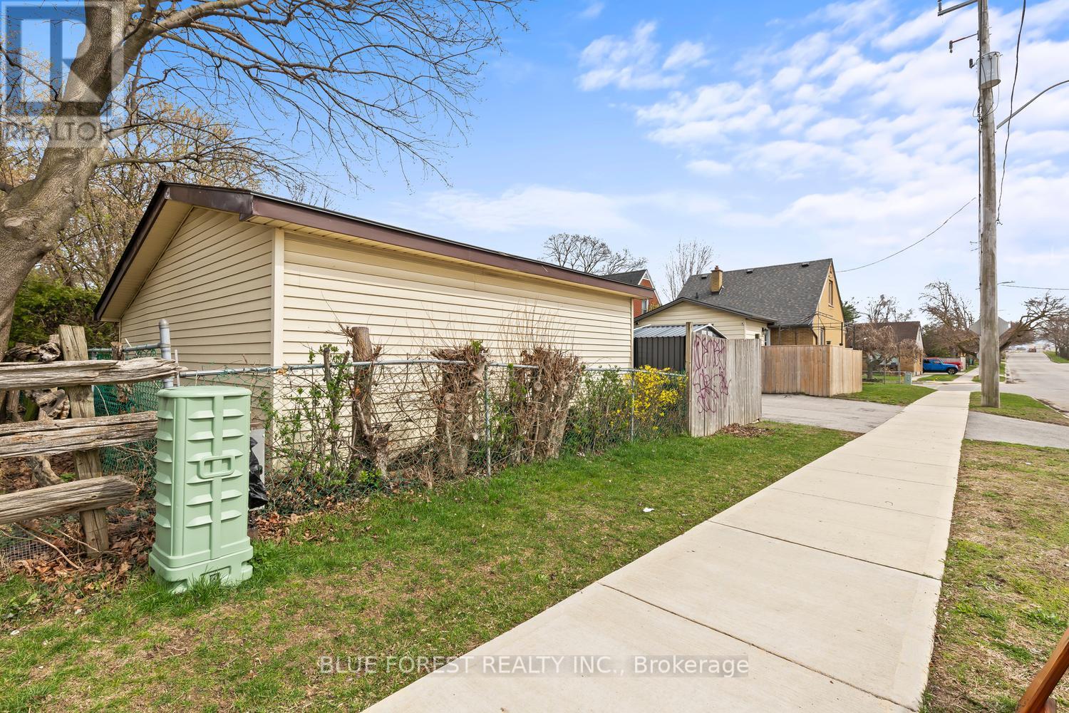 1220 WILTON AVENUE - 46