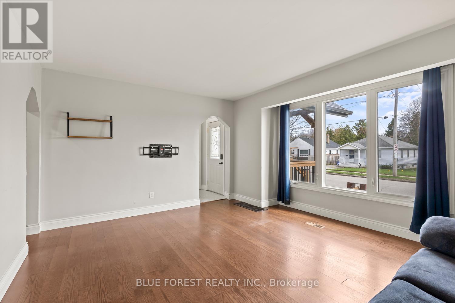1220 WILTON AVENUE - 6
