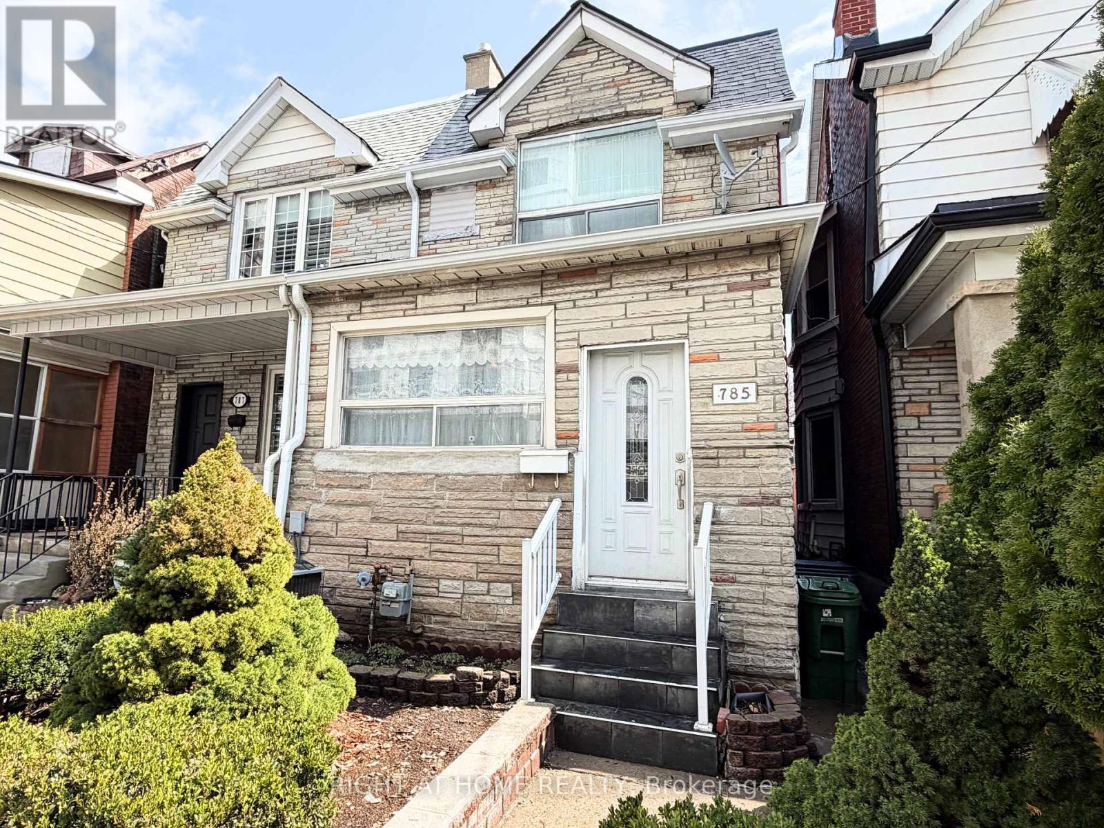 785 LANSDOWNE AVENUE - 2