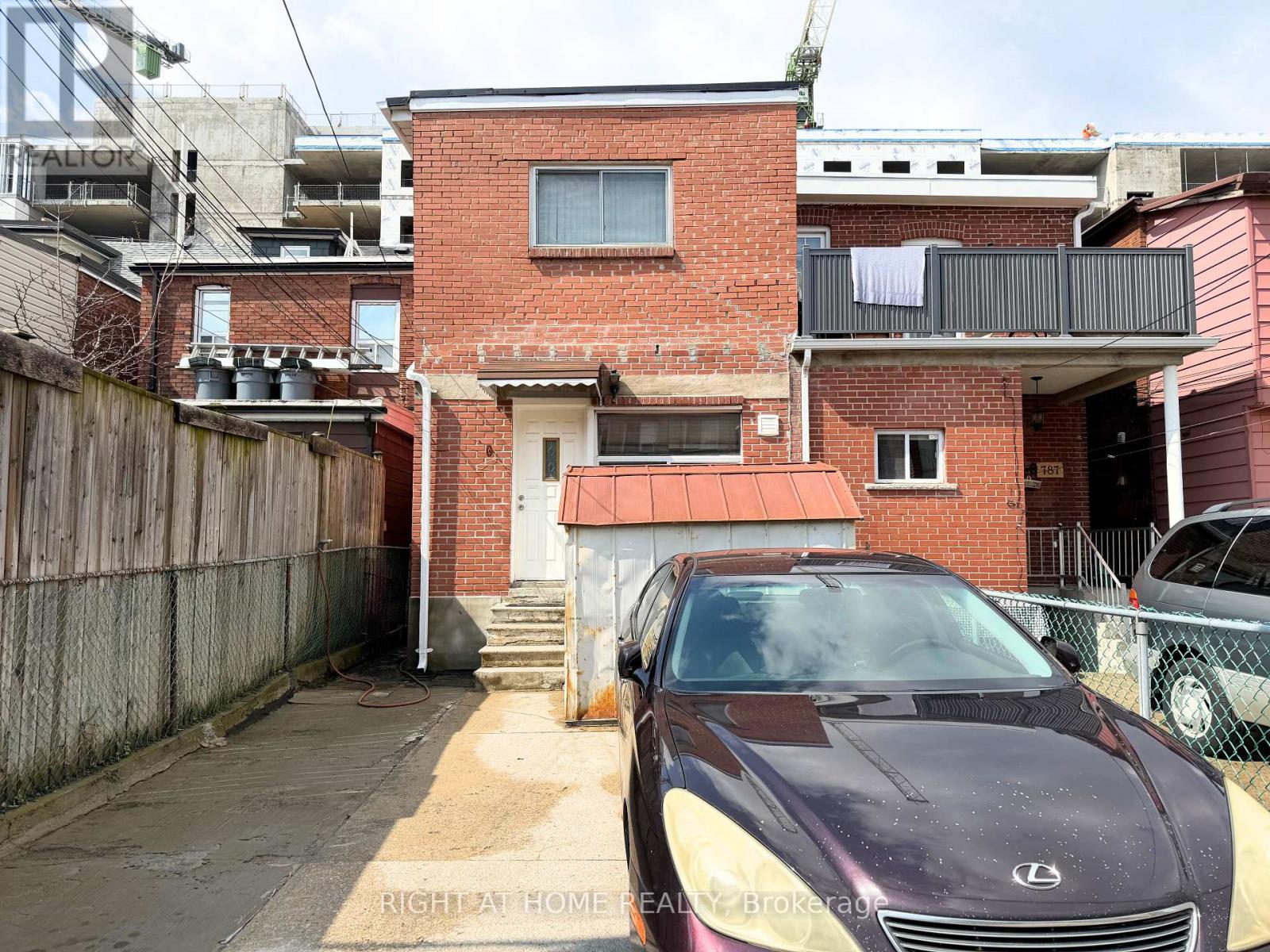 785 LANSDOWNE AVENUE - 22