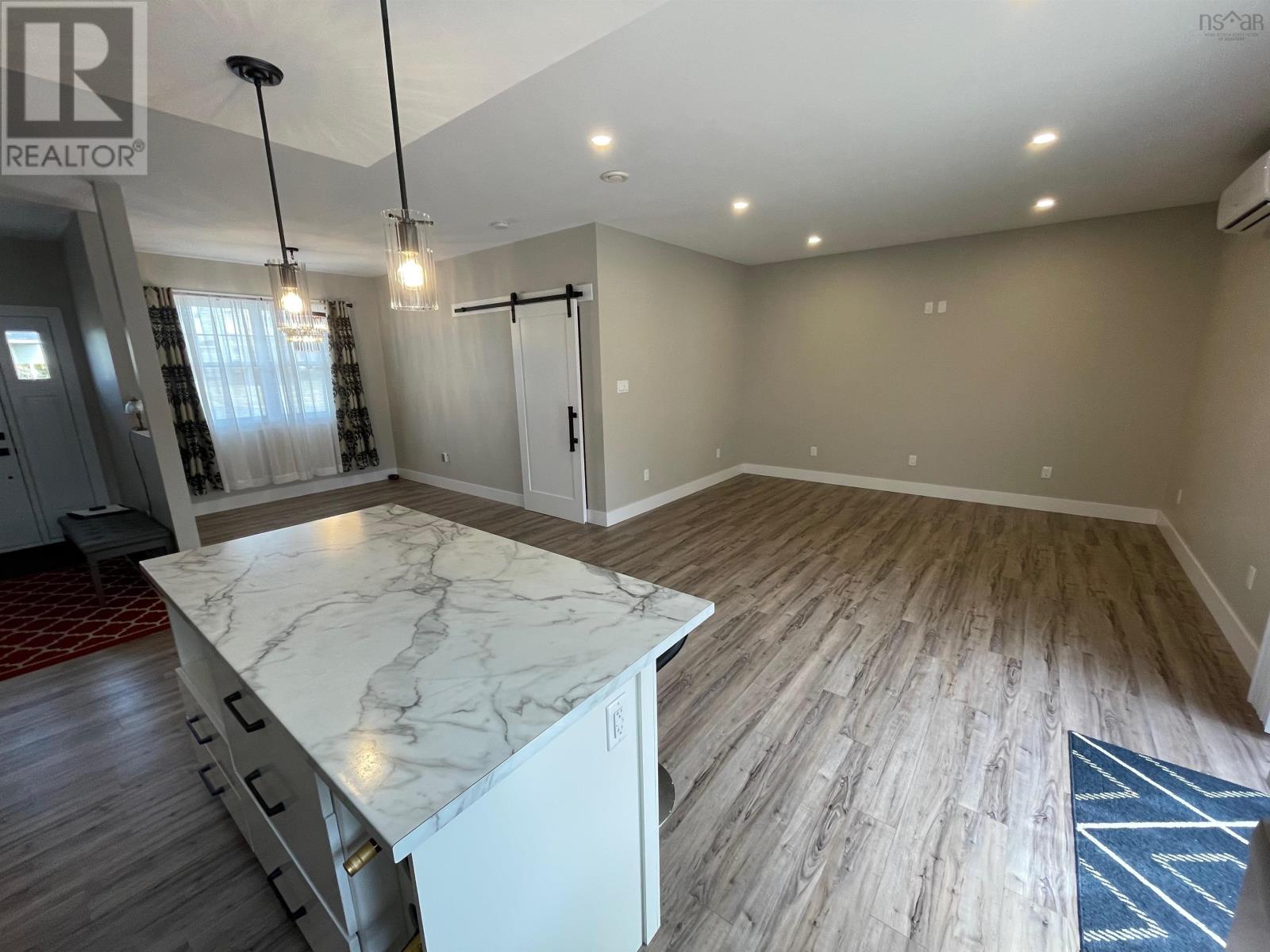 Property 14 of 27 of 243 Braemar Drive