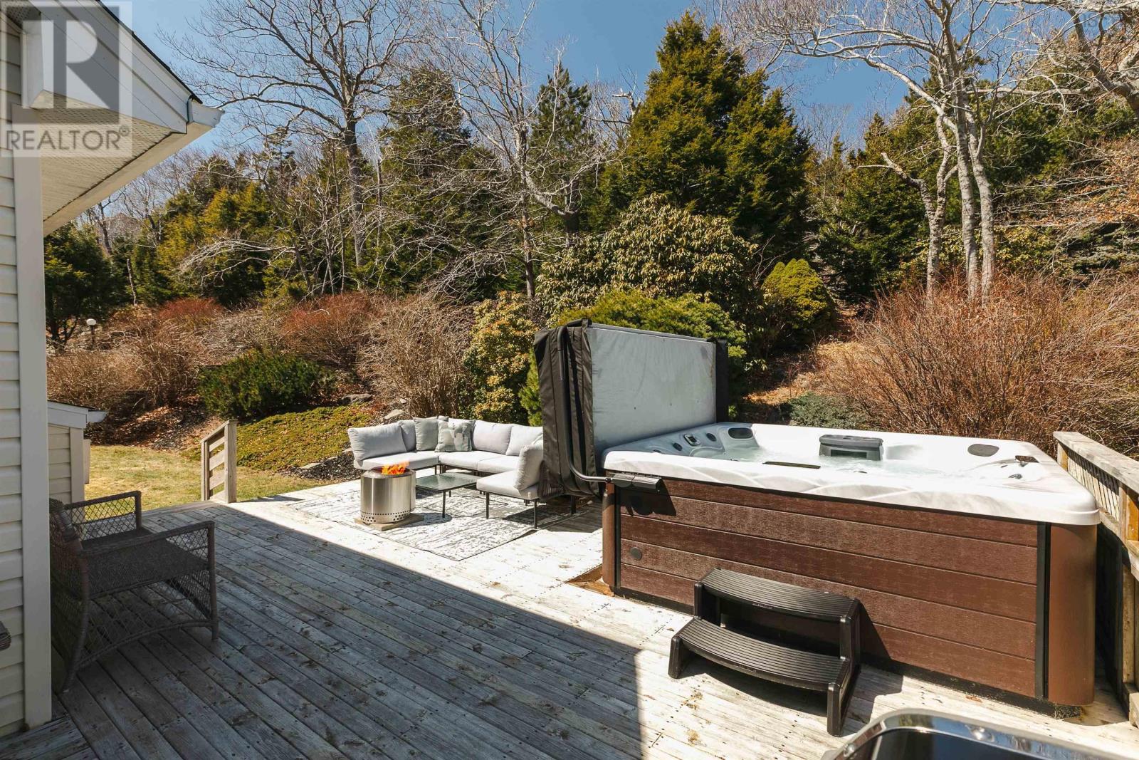 Property 33 of 39 of 149 Cresthaven Drive