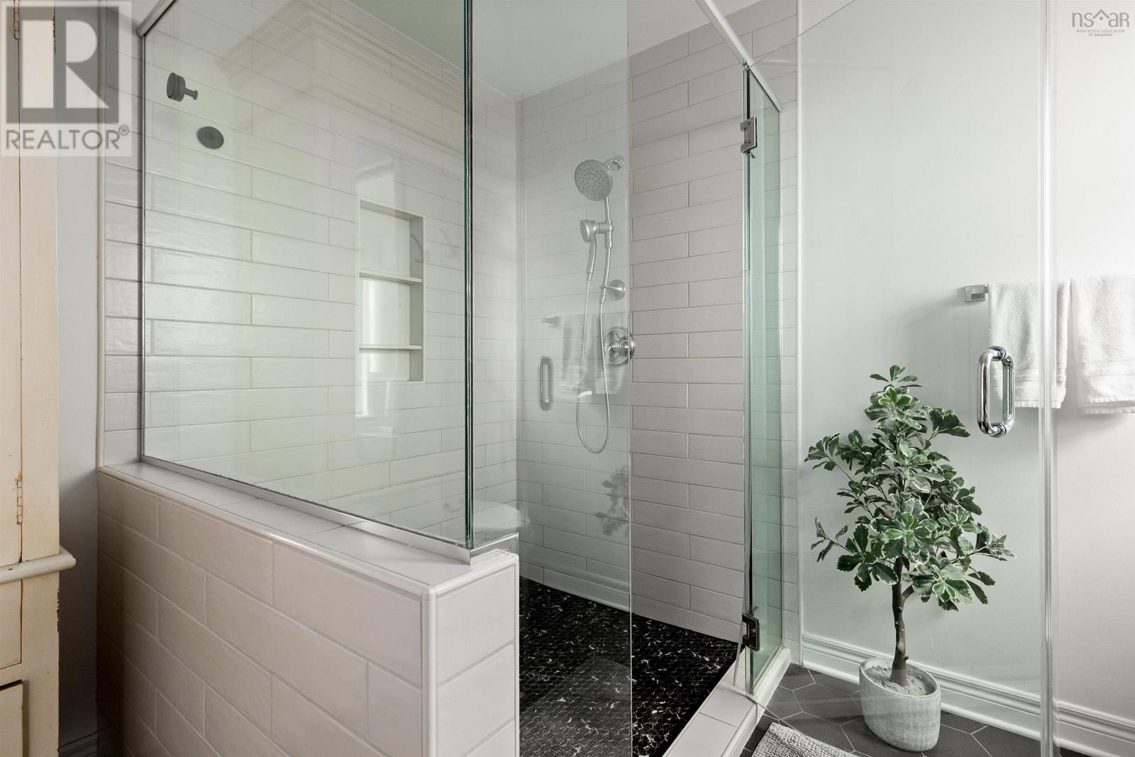 Property 27 of 39 of 149 Cresthaven Drive