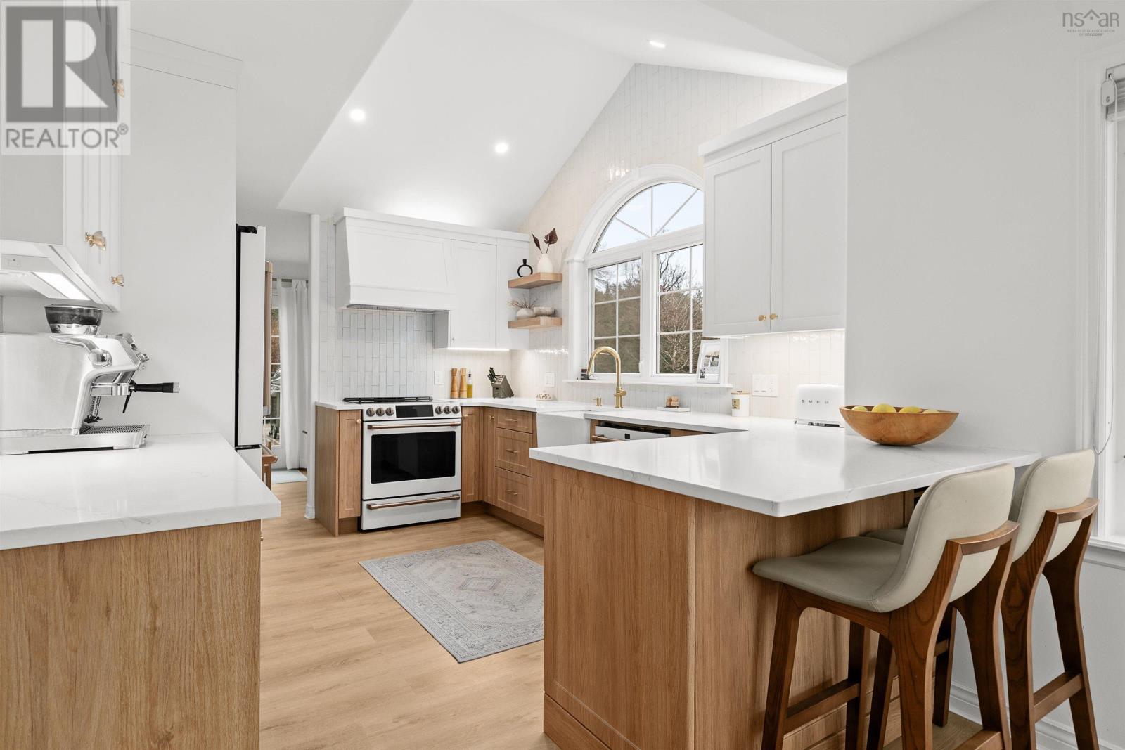 Property 14 of 39 of 149 Cresthaven Drive