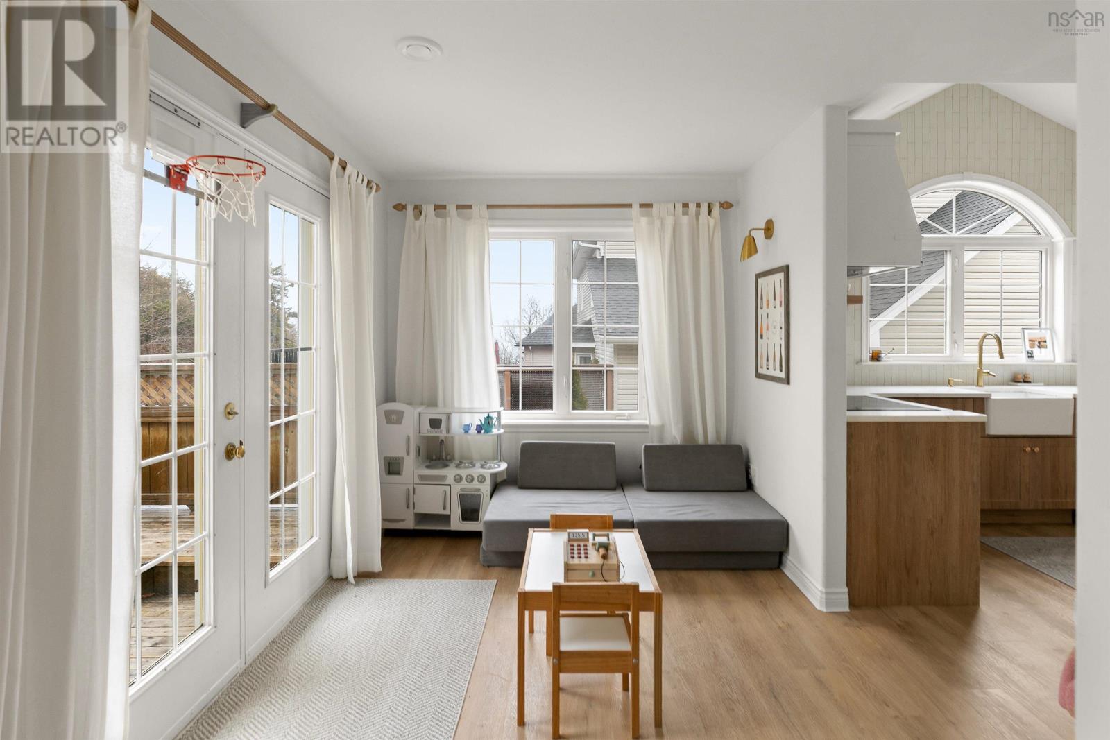 Property 21 of 39 of 149 Cresthaven Drive