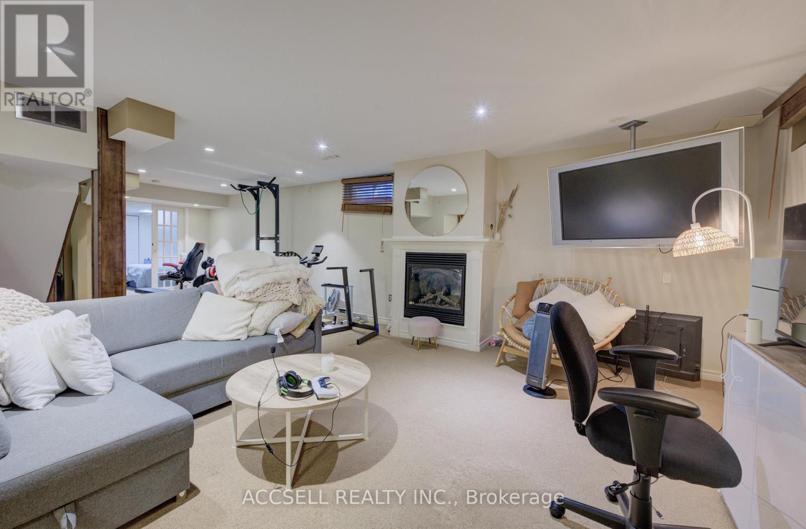 600 HIGHVALLEY ROAD - 22