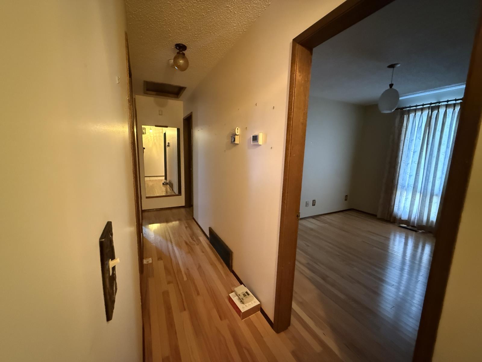 15105  92 St NW - photo 4