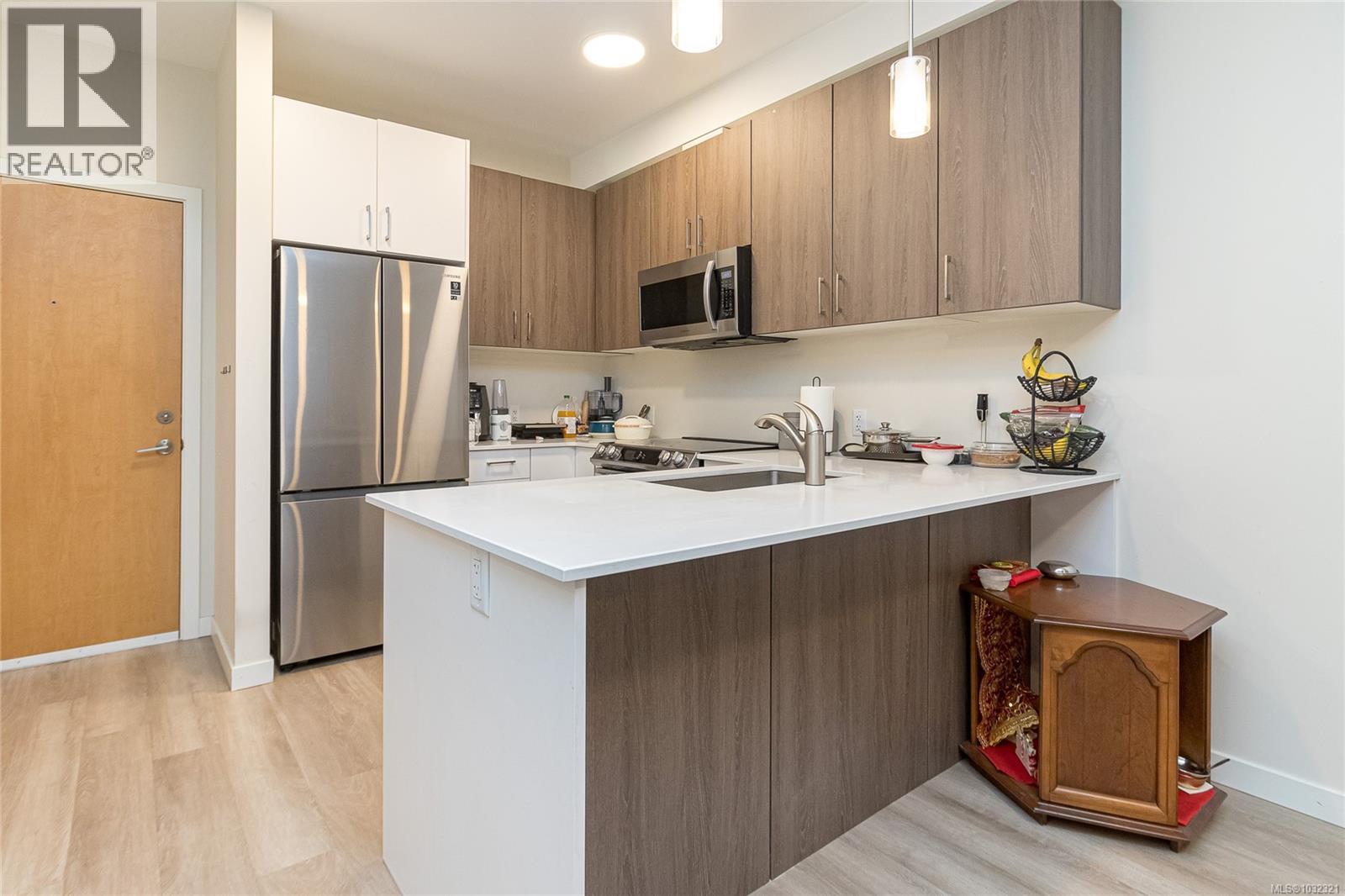 #304 815 Orono Ave - 10