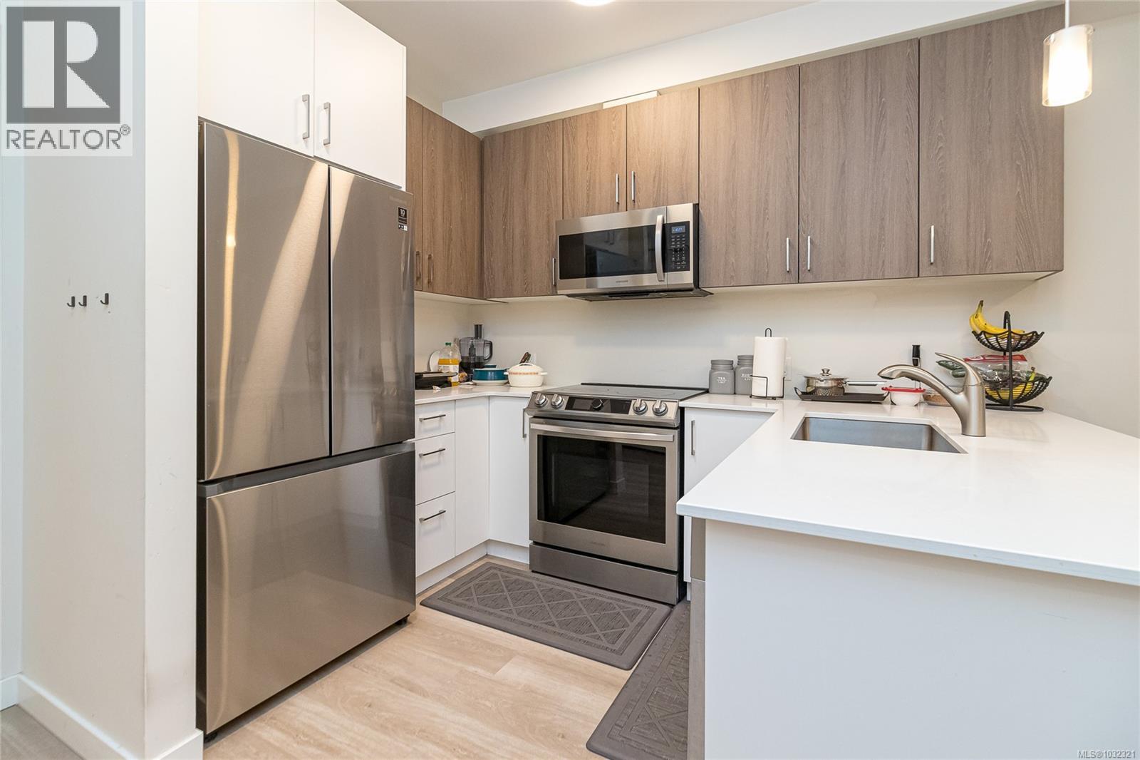 #304 815 ORONO AVE - 11