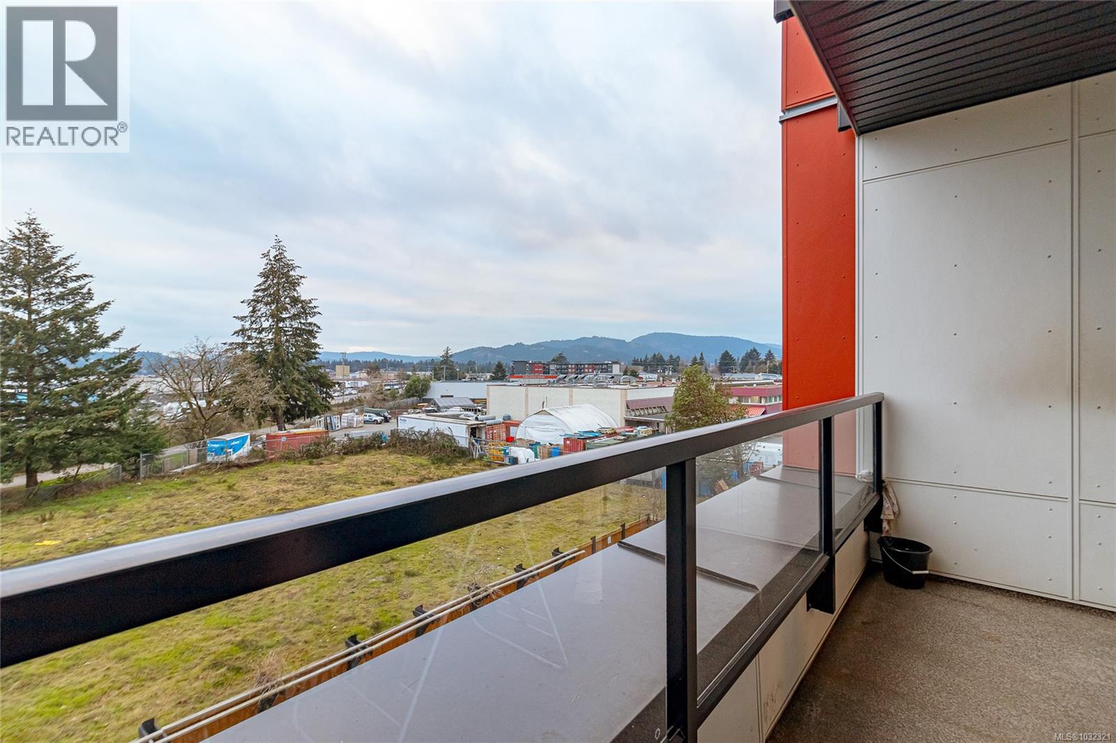 #304 815 ORONO AVE - 21