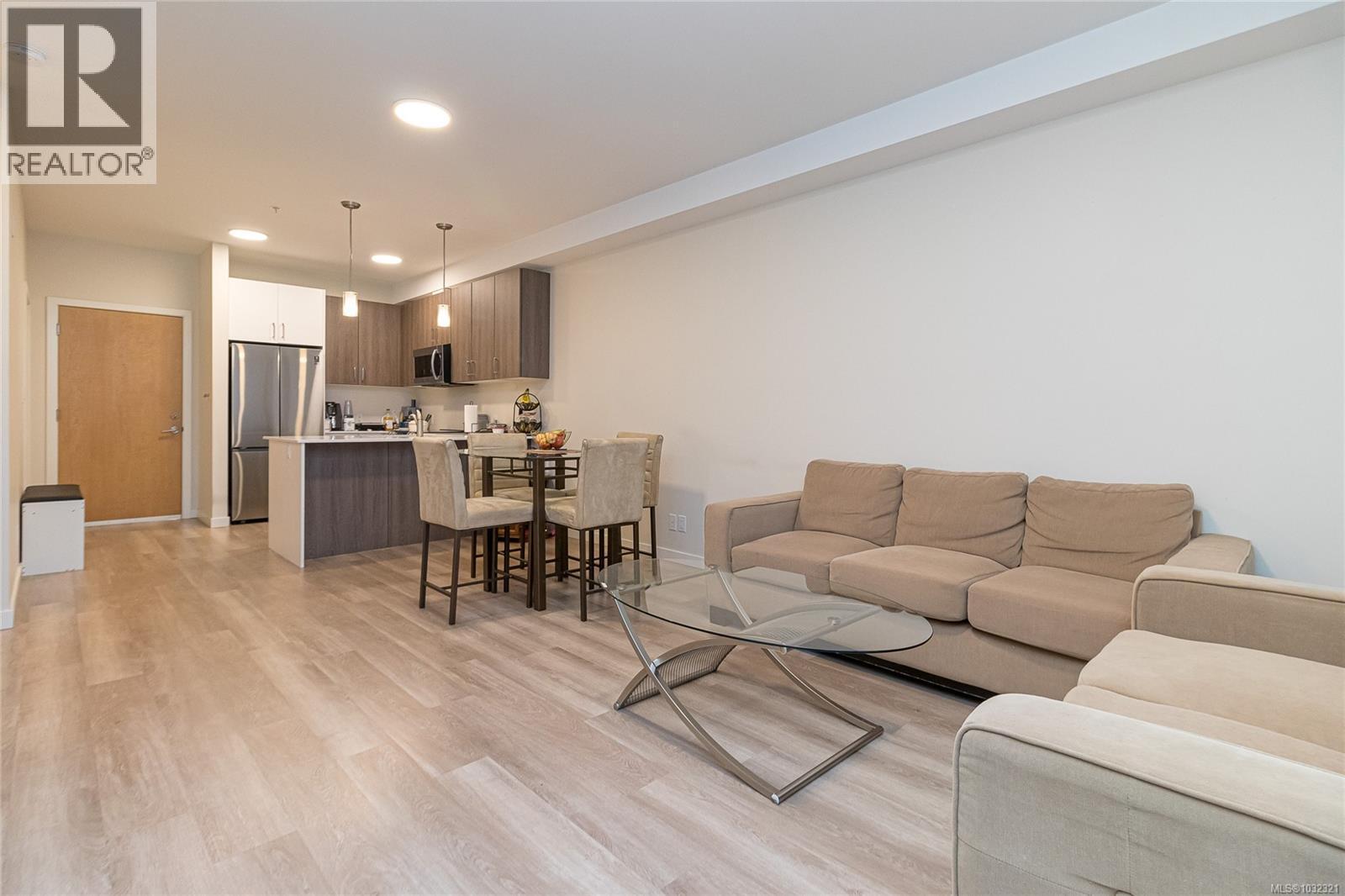 #304 815 Orono Ave - 6