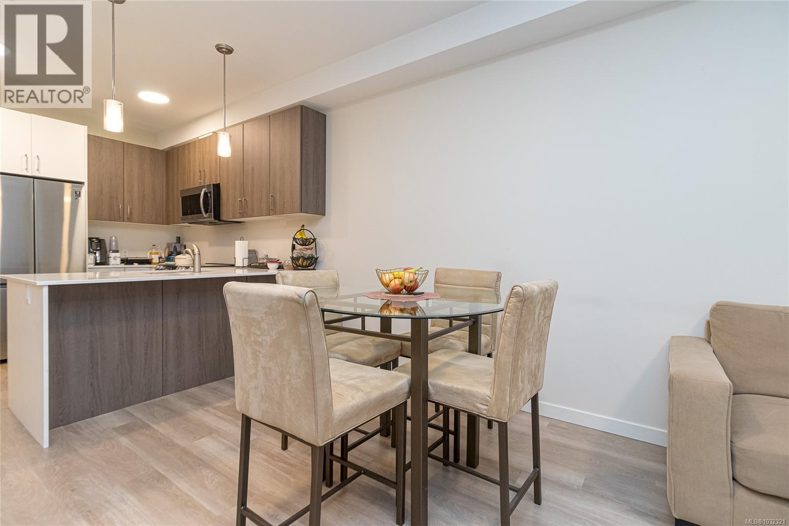 #304 815 Orono Ave - 8
