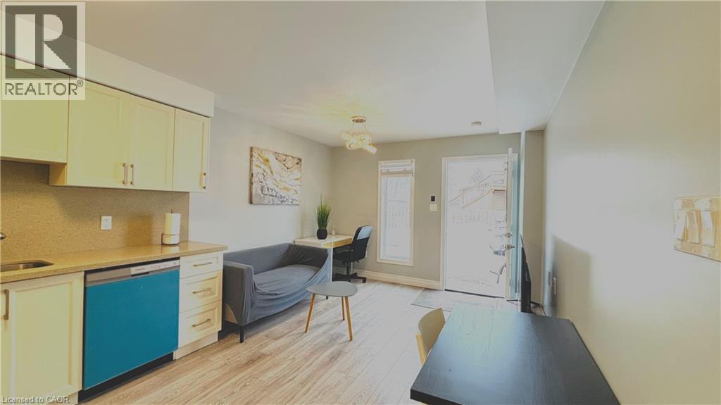 122 COURTLAND Avenue E Unit# 6, Kitchener, Ontario, N2G0B8 — Photo 10