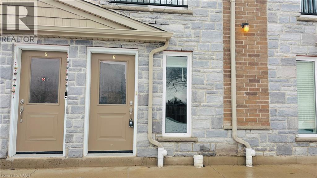 122 COURTLAND Avenue E Unit# 6, Kitchener, Ontario, N2G0B8 — Photo 3