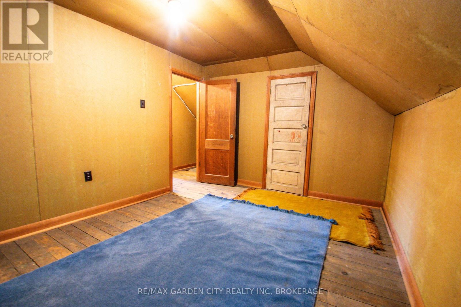 86 GRIFFITH STREET - 35