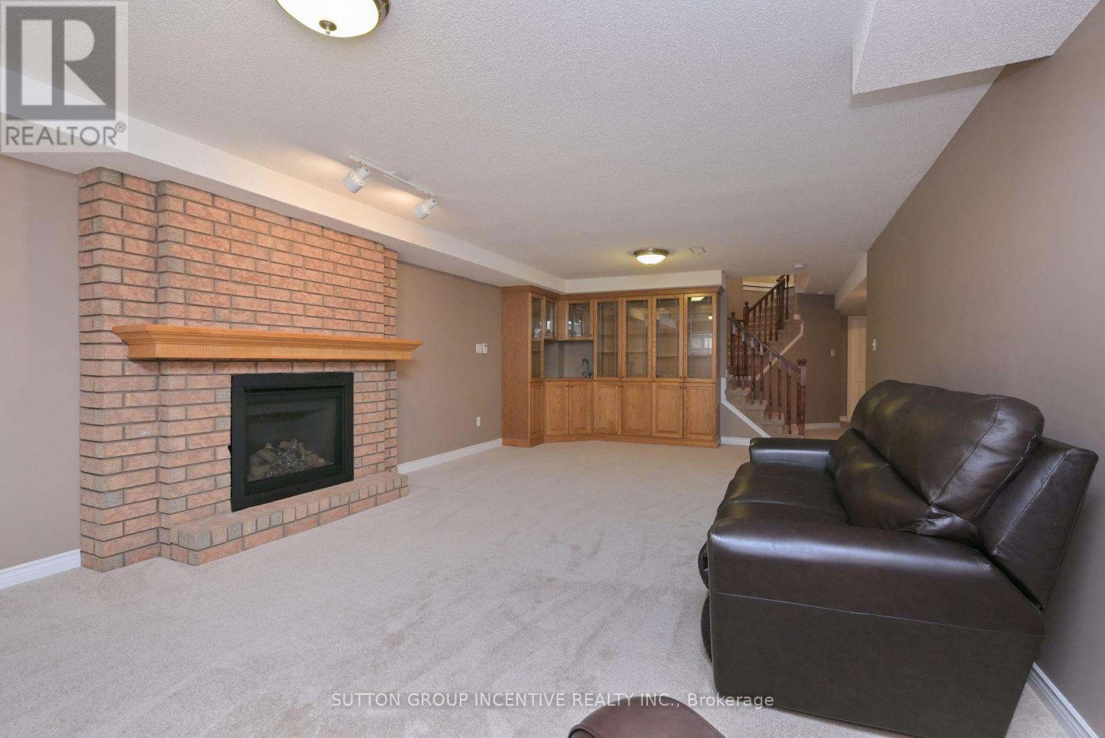 4 BELAIR PLACE - 23