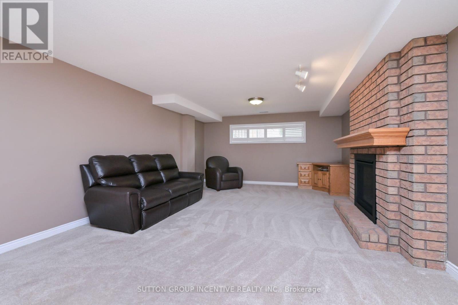 4 BELAIR PLACE - 24