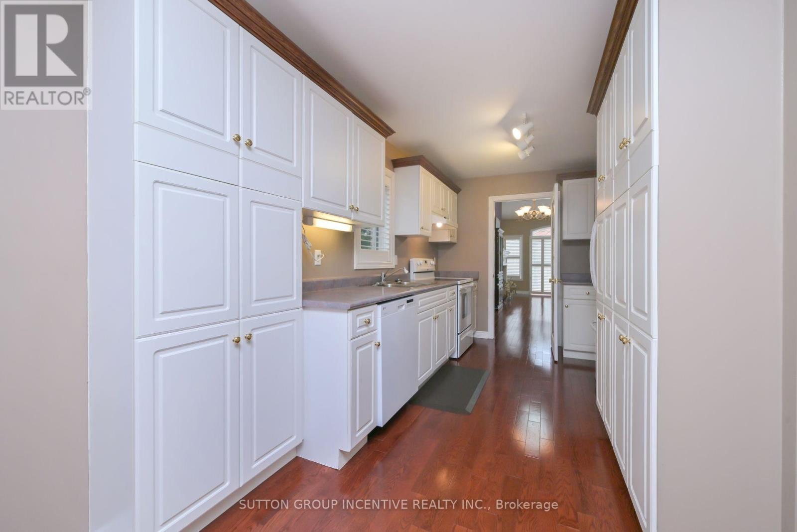 4 BELAIR PLACE - 5