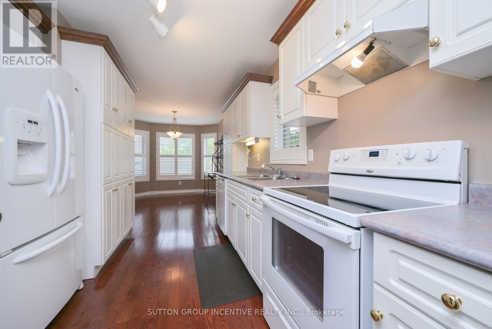 4 BELAIR PLACE - 8