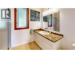 1130 Berry Point Rd, Gabriola Island, BC V0R1X1 Photo 28