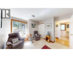 1130 Berry Point Rd, Gabriola Island, BC V0R1X1 Photo 20