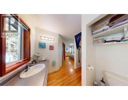 1130 Berry Point Rd, Gabriola Island, BC V0R1X1 Photo 29