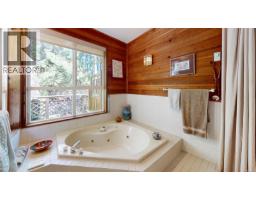 1130 Berry Point Rd, Gabriola Island, BC V0R1X1 Photo 30