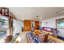 1130 Berry Point Rd, Gabriola Island, BC V0R1X1 Photo 17
