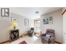 1130 Berry Point Rd, Gabriola Island, BC V0R1X1 Photo 21