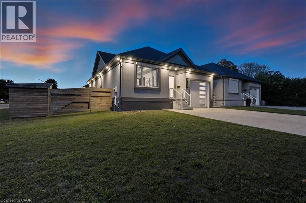 404 MONTROSE Street N