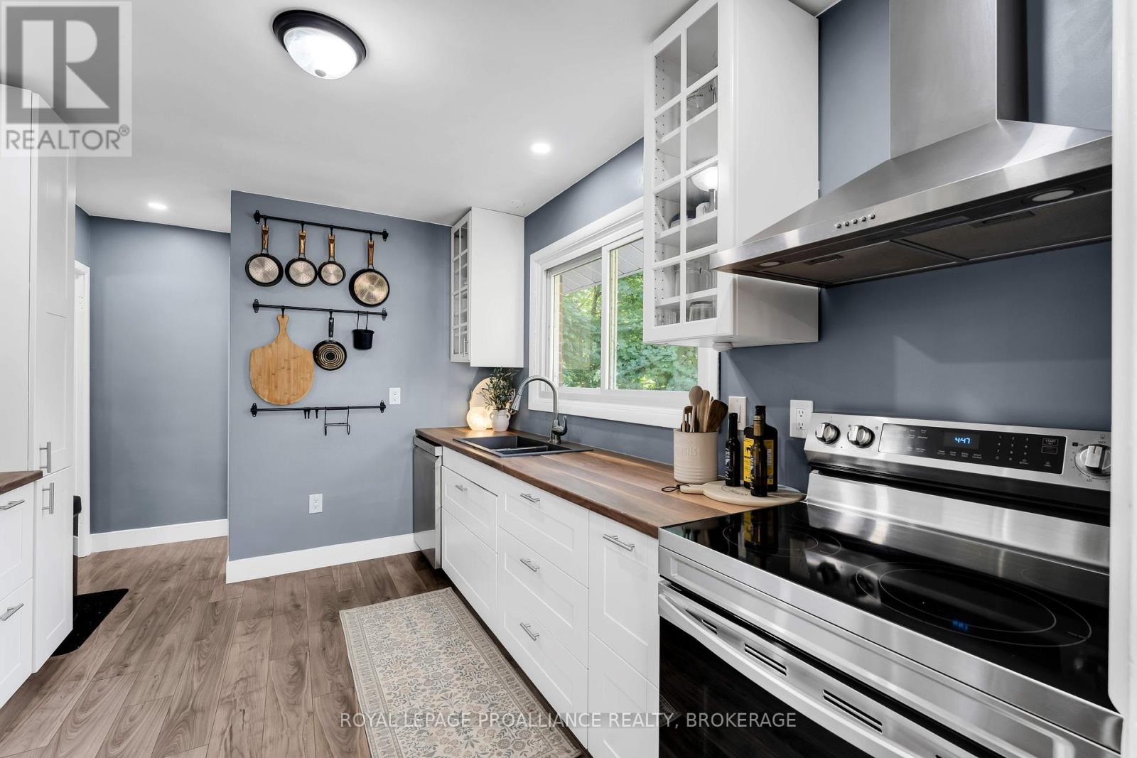 650 STEEL STREET - 13