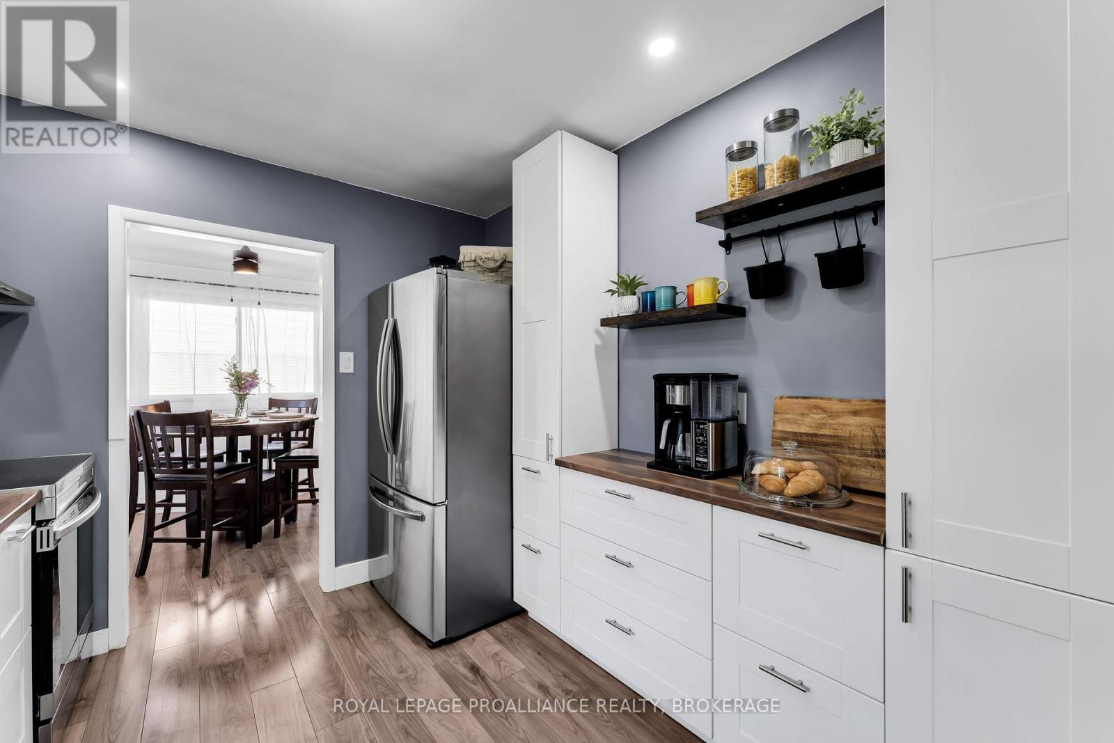 650 STEEL STREET - 14