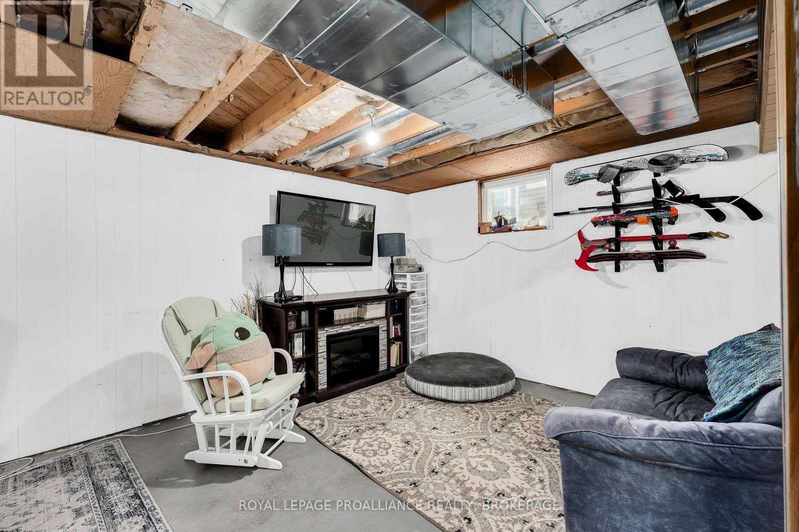 650 STEEL STREET - 27