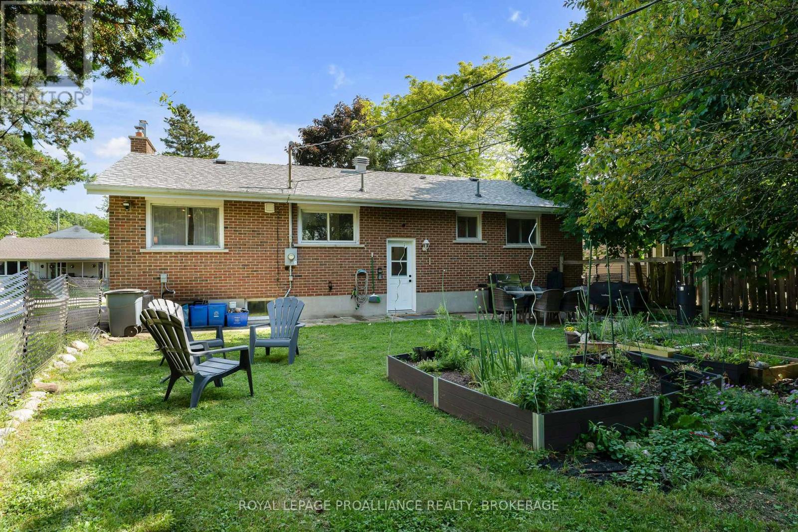 650 STEEL STREET - 33
