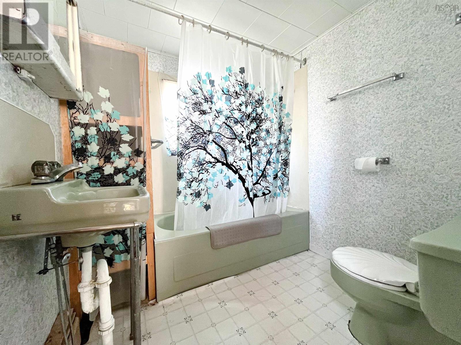 Property 24 of 29 of 48 Point Aconi Road