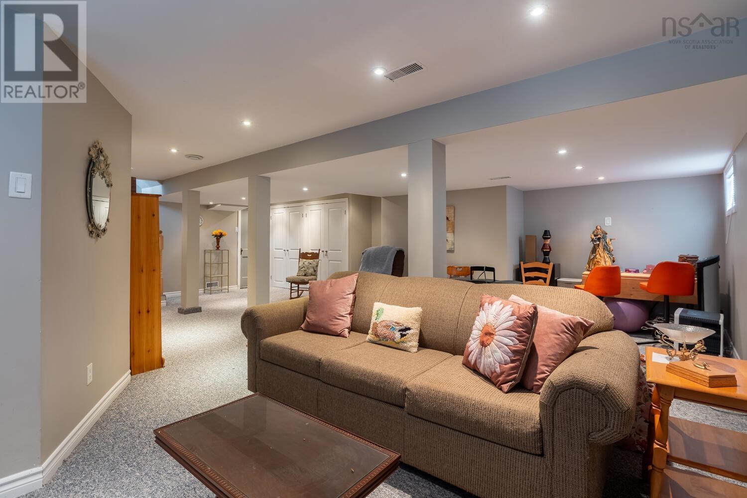 Property 27 of 49 of 1 Juniper Crescent