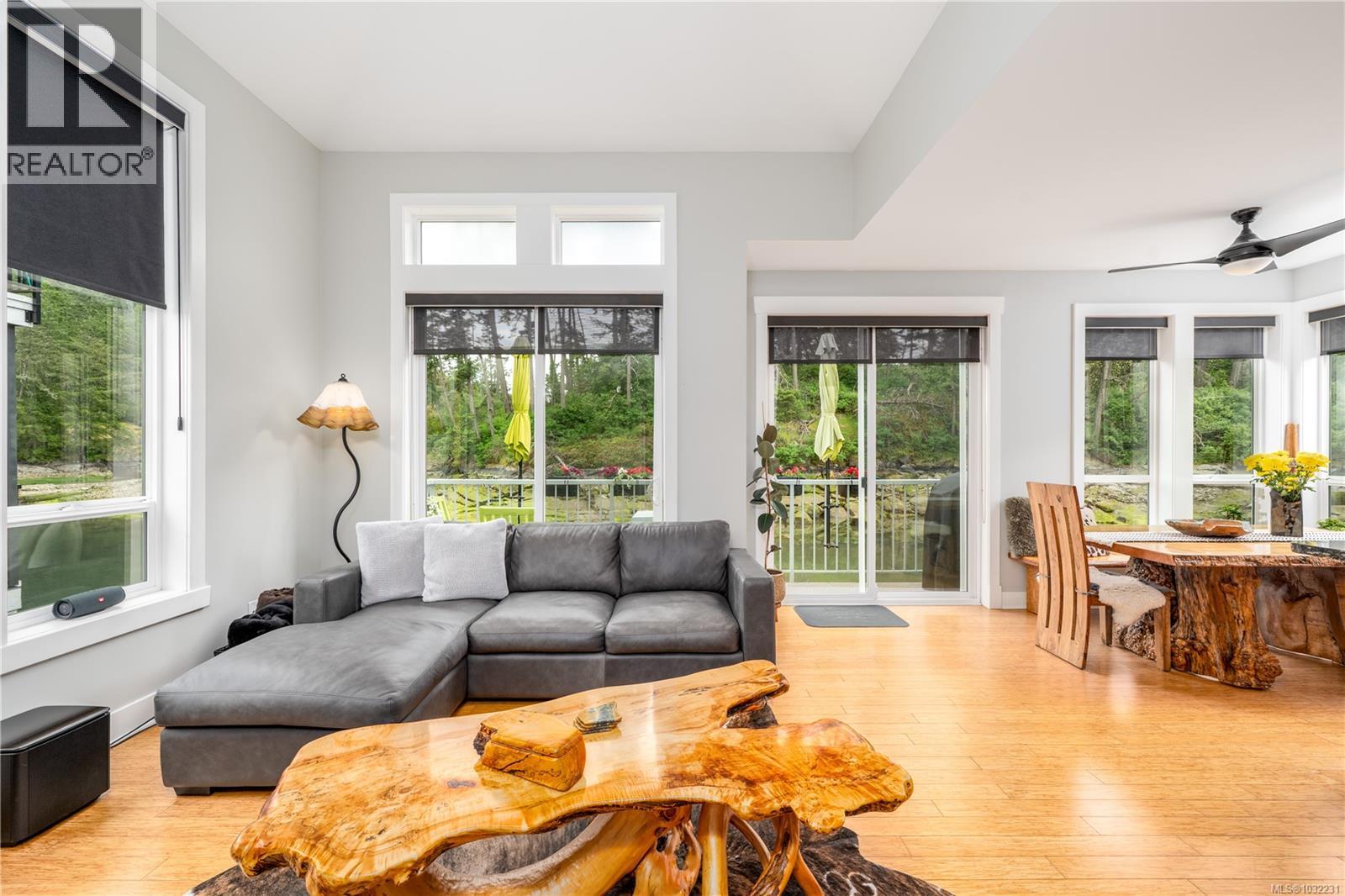 #J10 6145 Genoa Bay Rd - 12