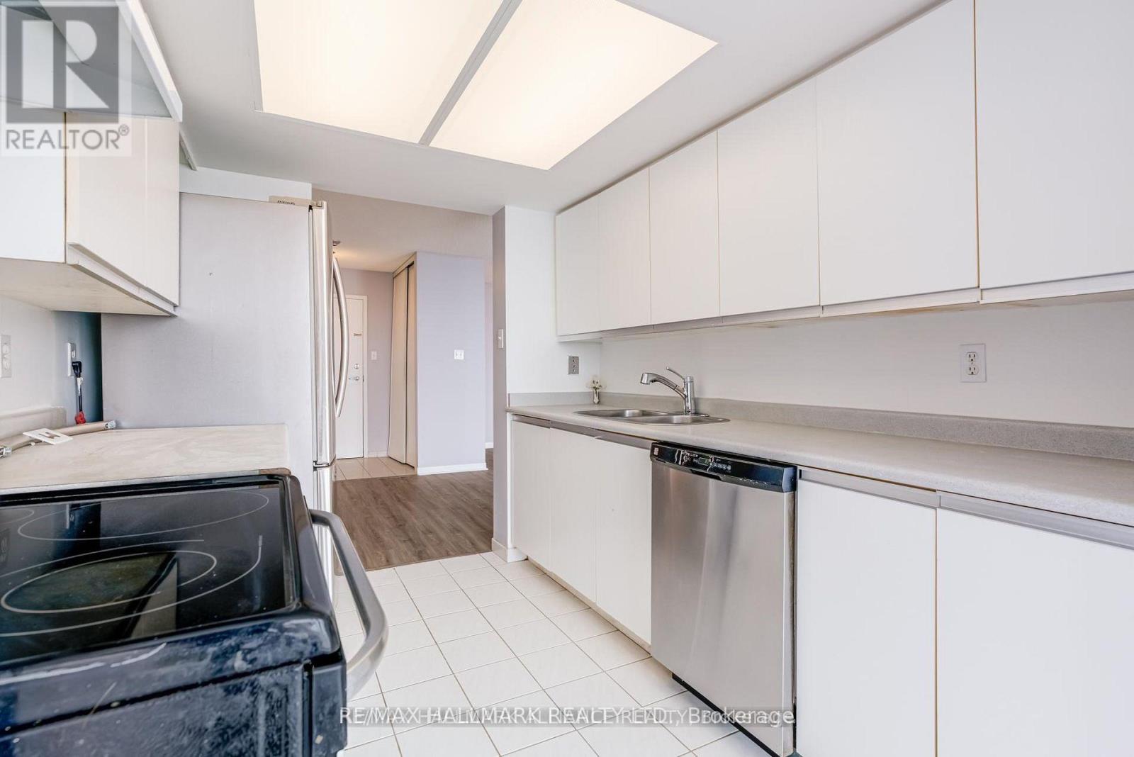 #707 3 ROWNTREE ROAD - 11