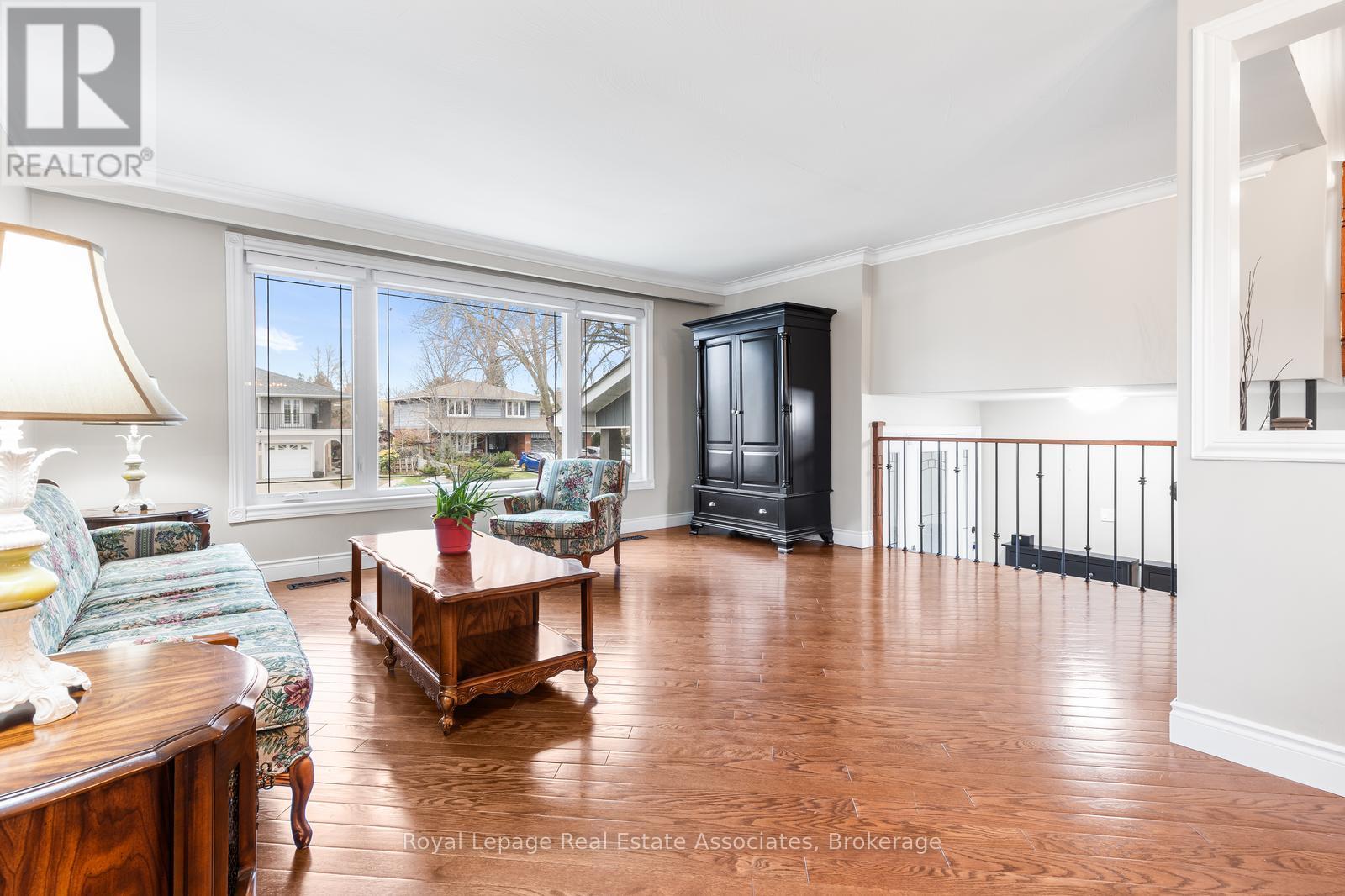 176 DAPHNE AVENUE - 16