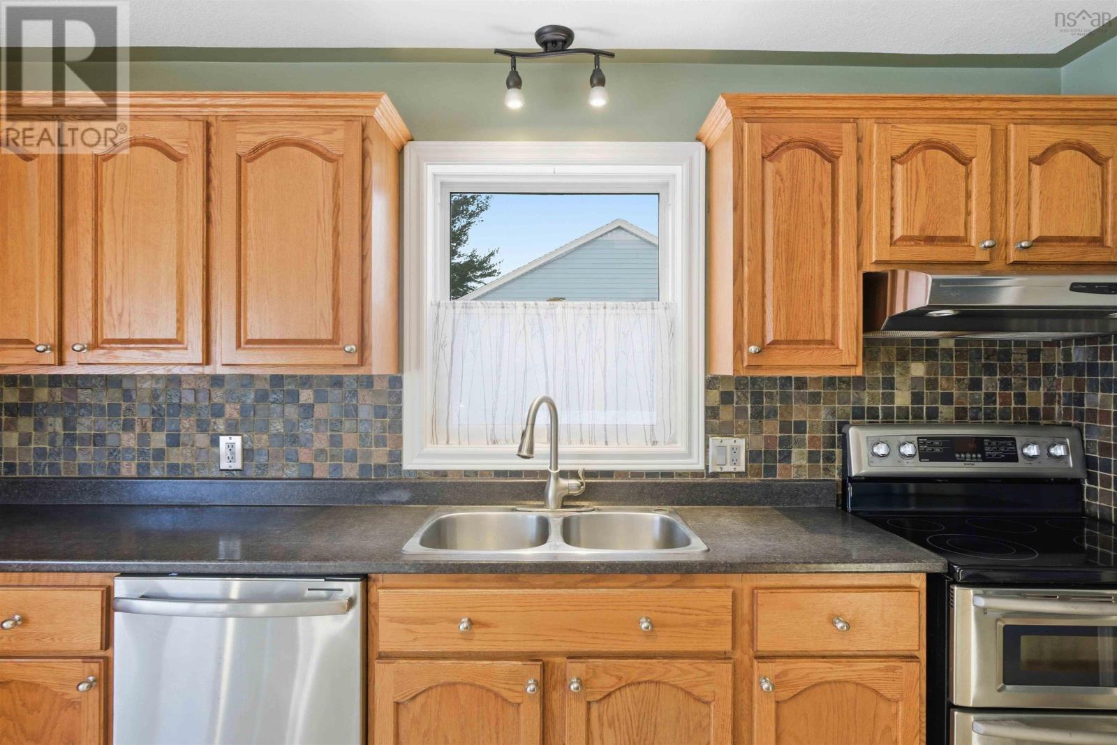 Property 11 of 46 of 1779 Drummond Drive, Ravenwood