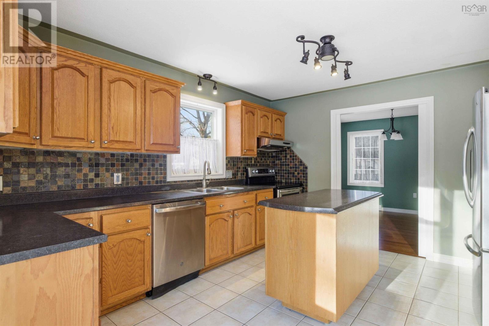 Property 10 of 46 of 1779 Drummond Drive, Ravenwood